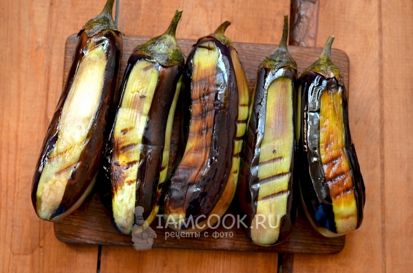 Обжарить баклажаны