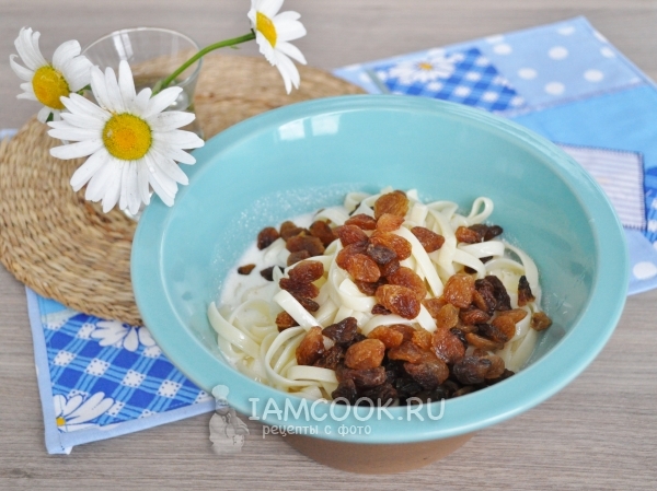 Положить изюм