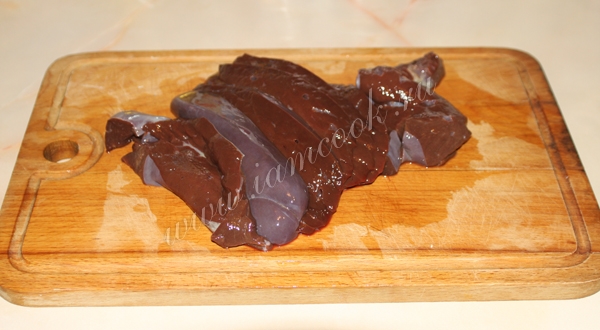 Печень нарезанная на стейки