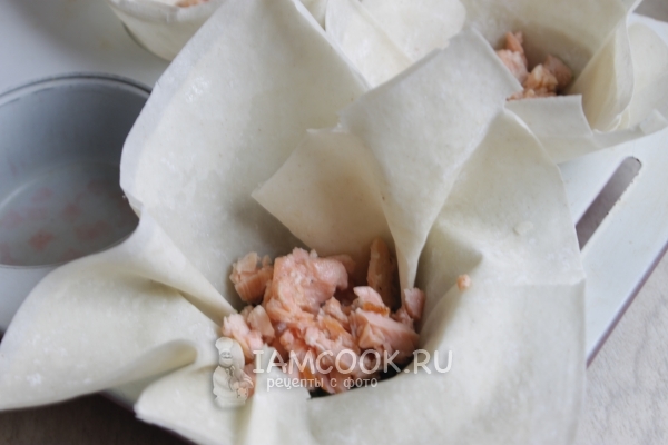 Положить мешочки в форму