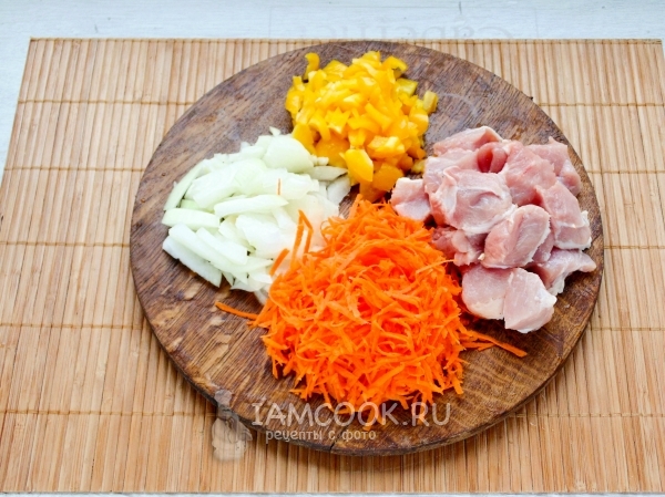 Порезать овощи и мясо