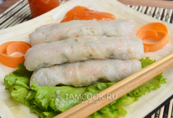 Готовые спринг-роллы с курицей