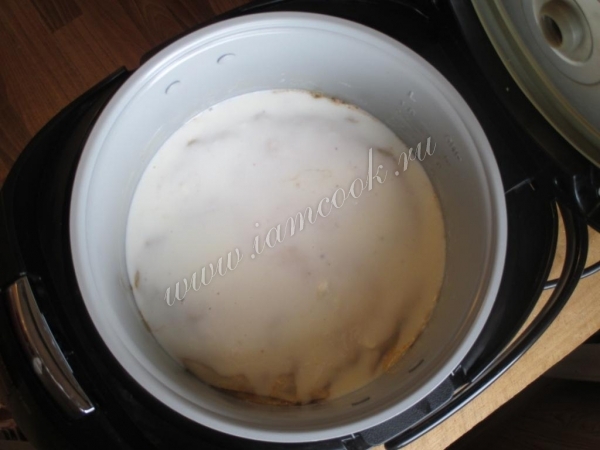 Залить соусом