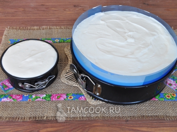 Перелить белки в форму