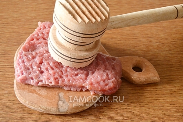 Обить мясо
