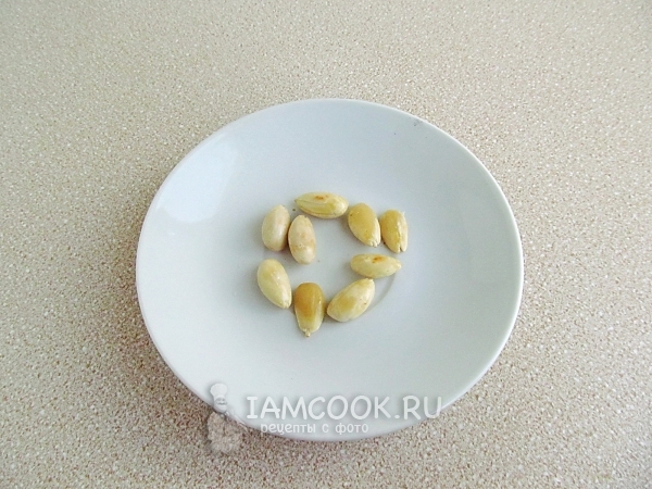 Очистить миндаль