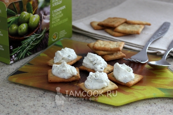 Фото закуски из творога с огурцами