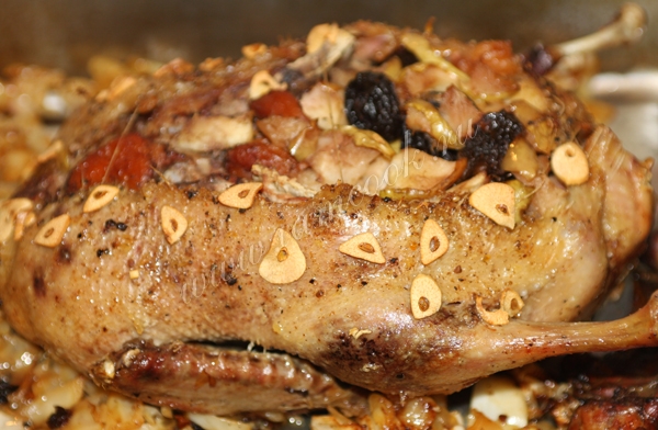 Утка запеченная в духовке, фотография