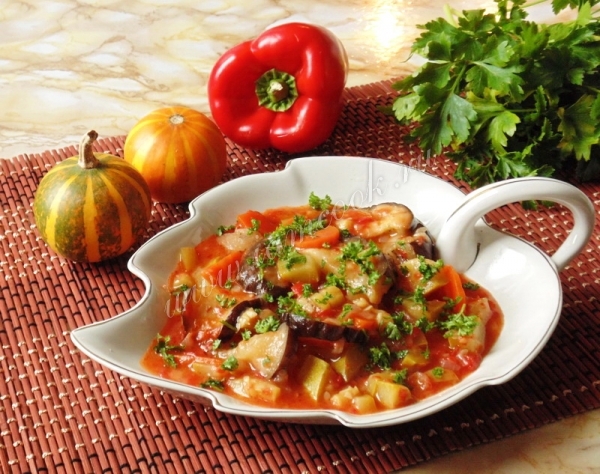 Фото рагу из баклажанов и кабачков