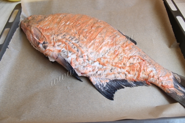 Лещ на противне