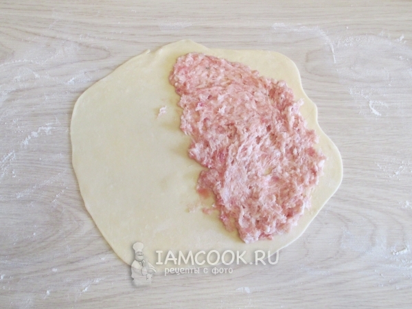 Тесто с мясной начинкой