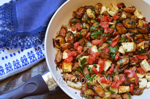 Горячий салат из морепродуктов