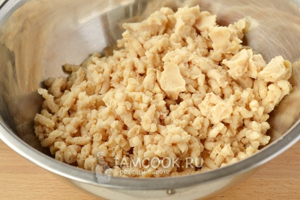 Перекрутить на мясорубке фасоль