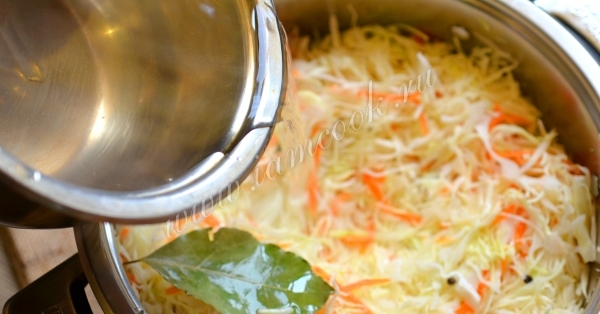 Залить капусту рассолом