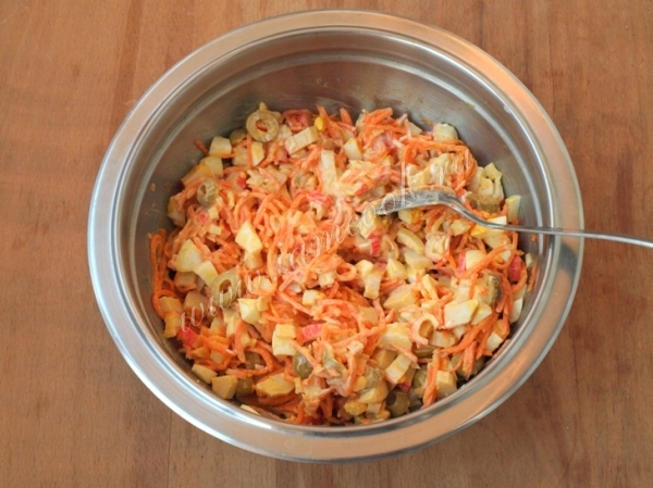 Заправка салата майонезом