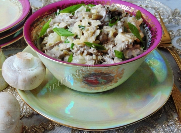 Салат из куриной печени и шампиньонов