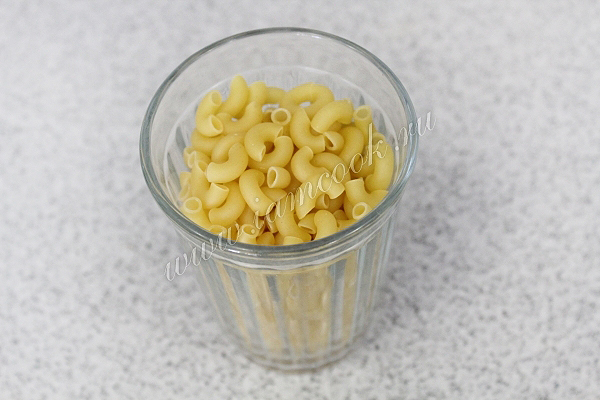 Макароны в стакане
