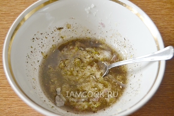 Размешать маринад