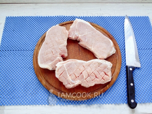 Сделать на мясе надрезы