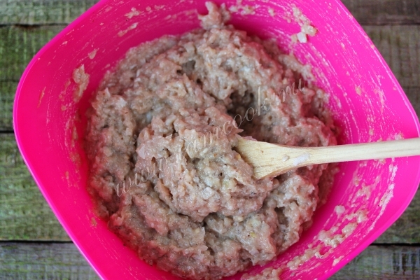 Перемешать фарш