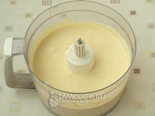 Взбить бананово-творожную массу