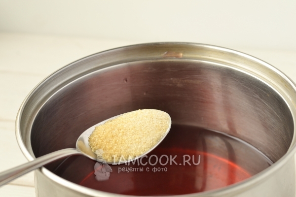 Всыпать желатин в компот