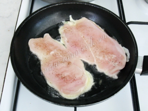 Обжарка куриных грудок в кляре