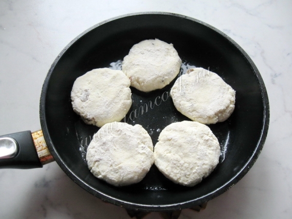 Жарка сырников