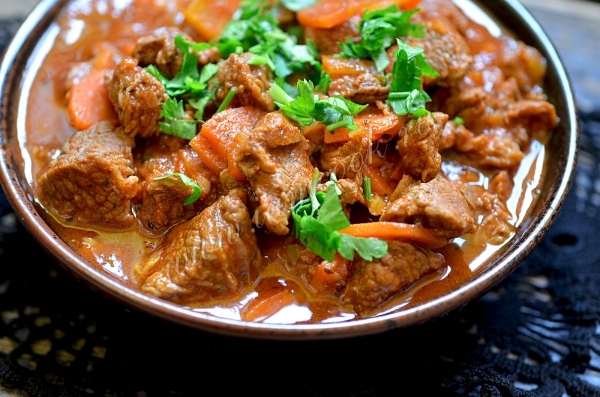 фото говядины с морковью в томате