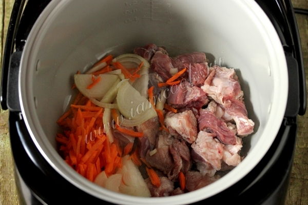 Мясо с овощами в мультиварке