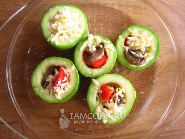 Посыпать сыром