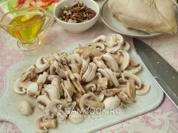Порезать грибы