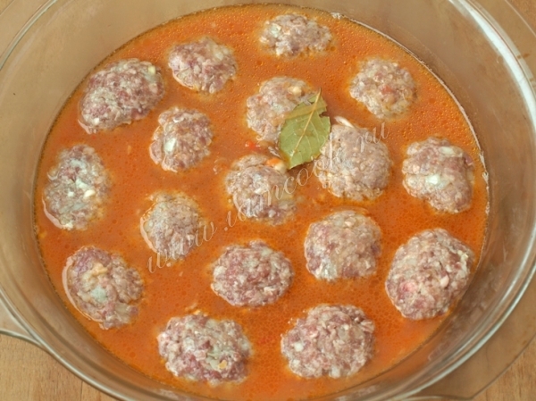 Котлеты мясные в подливе