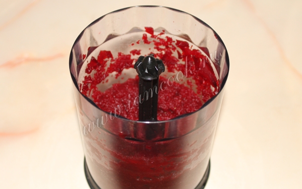 измельченная блендером свекла, фото