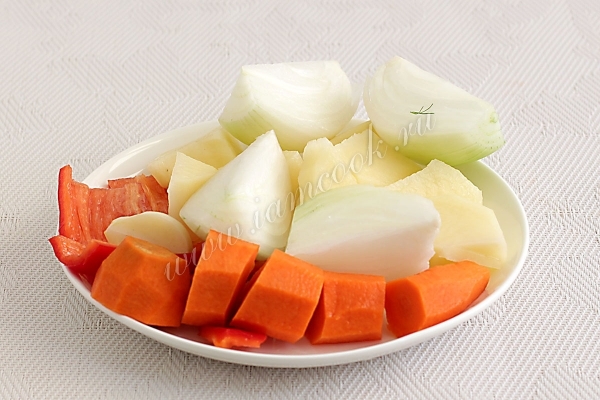 Лук, картофель и морковь