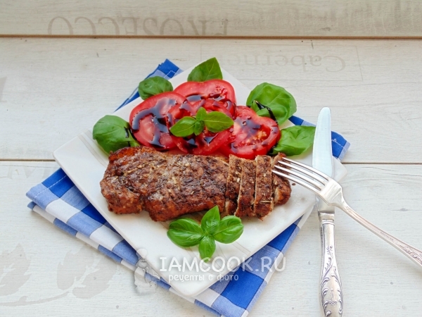 Готовое мясо запечённое в фольге