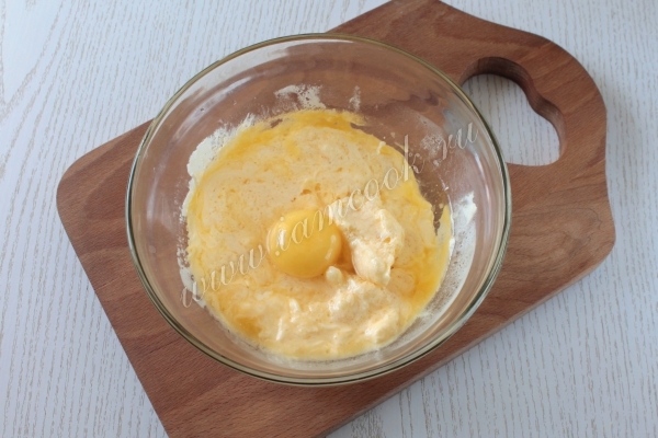 Добавить яйцо