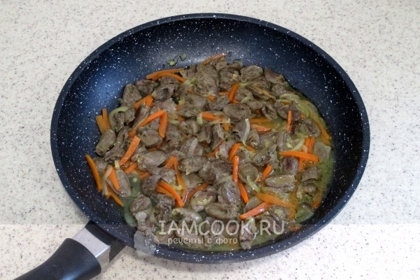 Готовые куриные сердечки в пиве