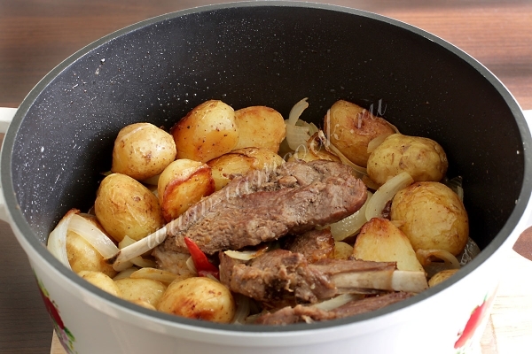 Бараньи ребрышки с картофелем