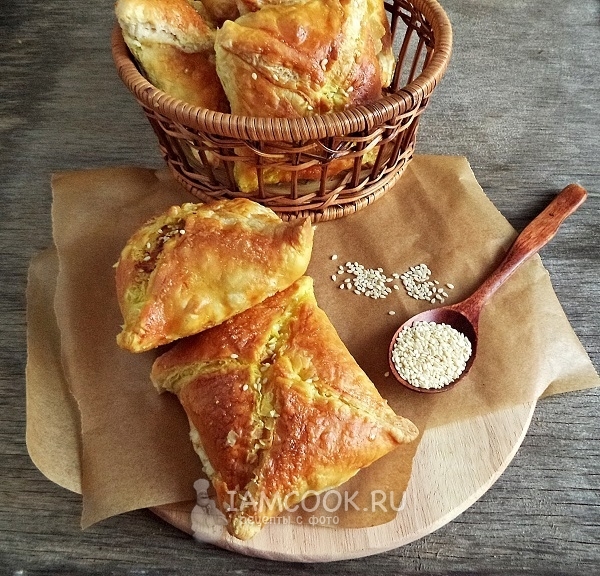 Фото слоёных пирожков с мясом и грибами