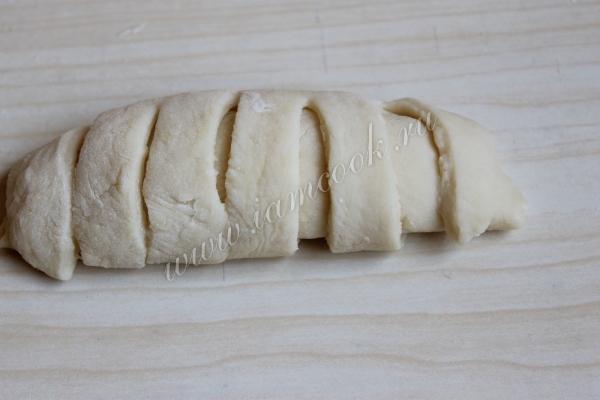 Сырые французские булочки