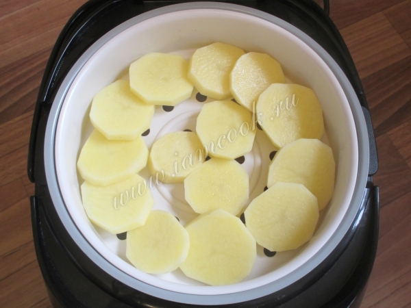 Картофель на пару в мультиварке