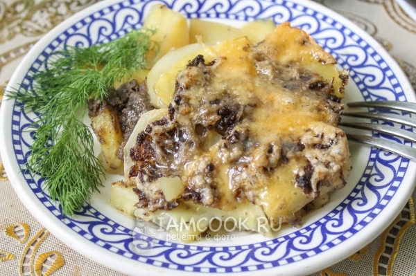 Фото картошки с грибами и сыром в духовке