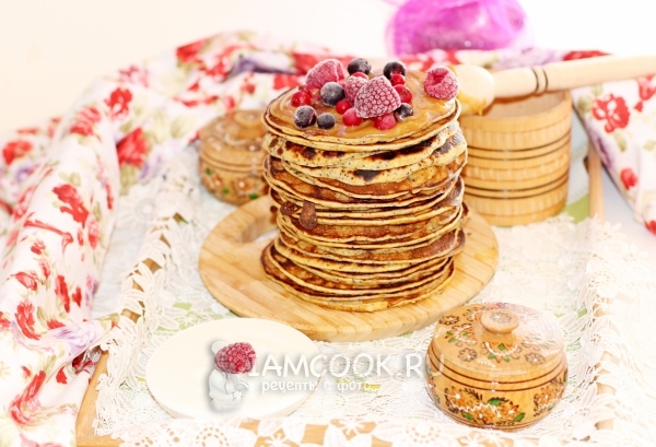 Панкейки с хурмой и маком