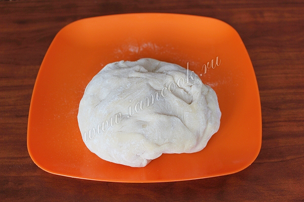 Замес теста на кутабы