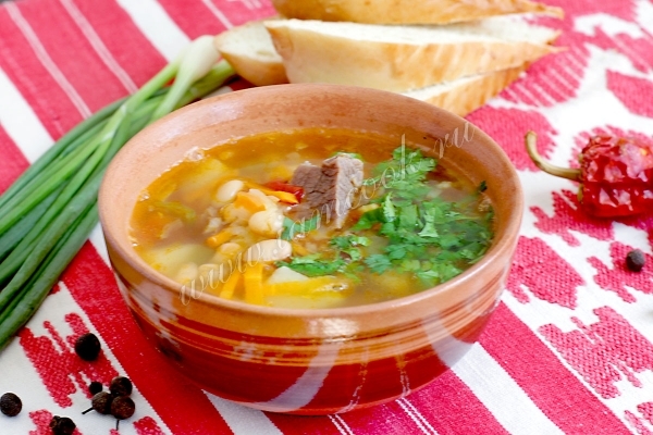 Суп фасолевый с говядиной