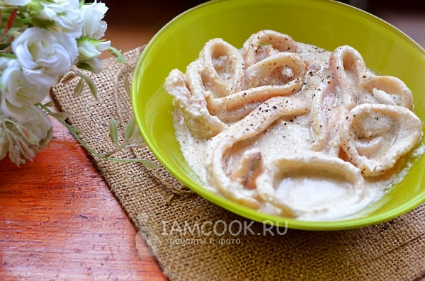 Кальмары в сметанном соусе