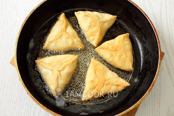 Пожарить пирожки