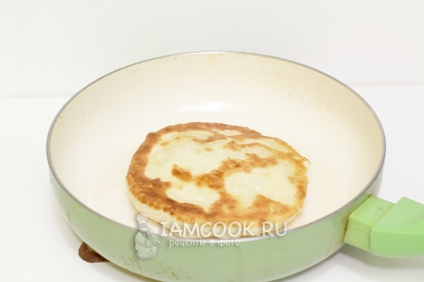 Пожарить лепешку