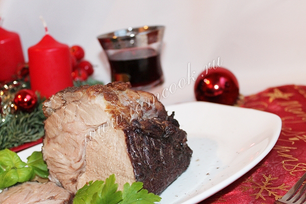 Свинина маринованная в вине, запеченная в духовке